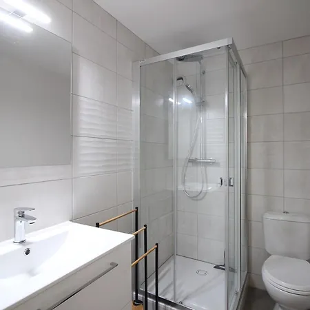 Apartment T3 Au Mont-dore - Balcon, Parking, Proche Centre Ville, 6 Pers, Charges Incluses - Fr-1-415-147